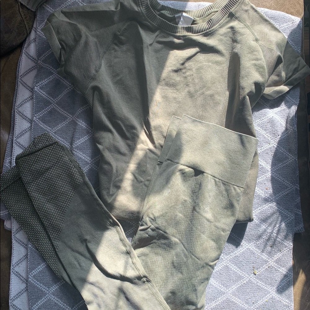 Army green matching workout outfit ❤️